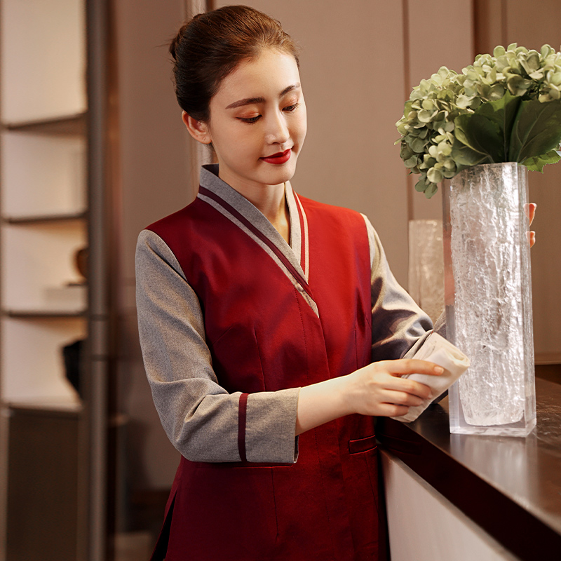 HT032-482-11女秋冬保洁服