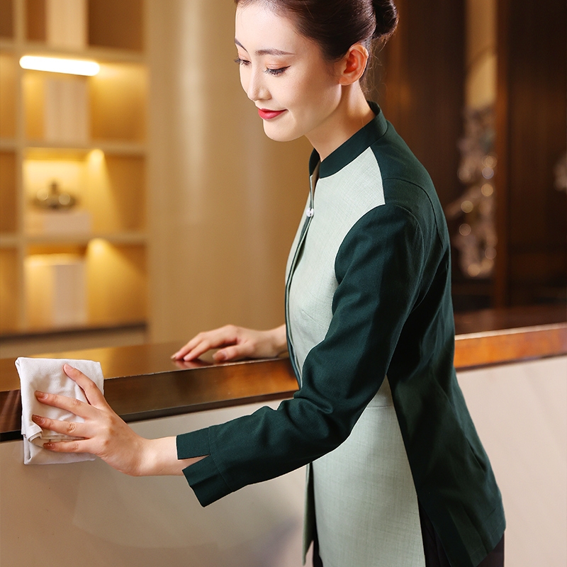 HT032-1071-14女秋冬保洁服